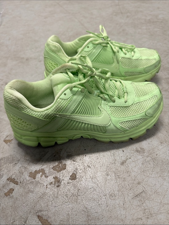 Nike Shoes - Nike Light Neon Green Athletic Sneakers Womens 9 GREAT CONDITION